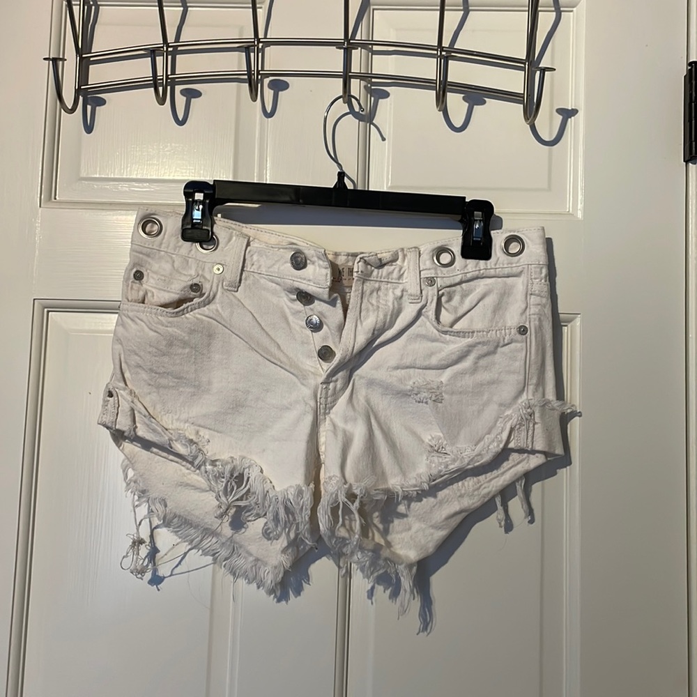 Free People white denim shorts size 25